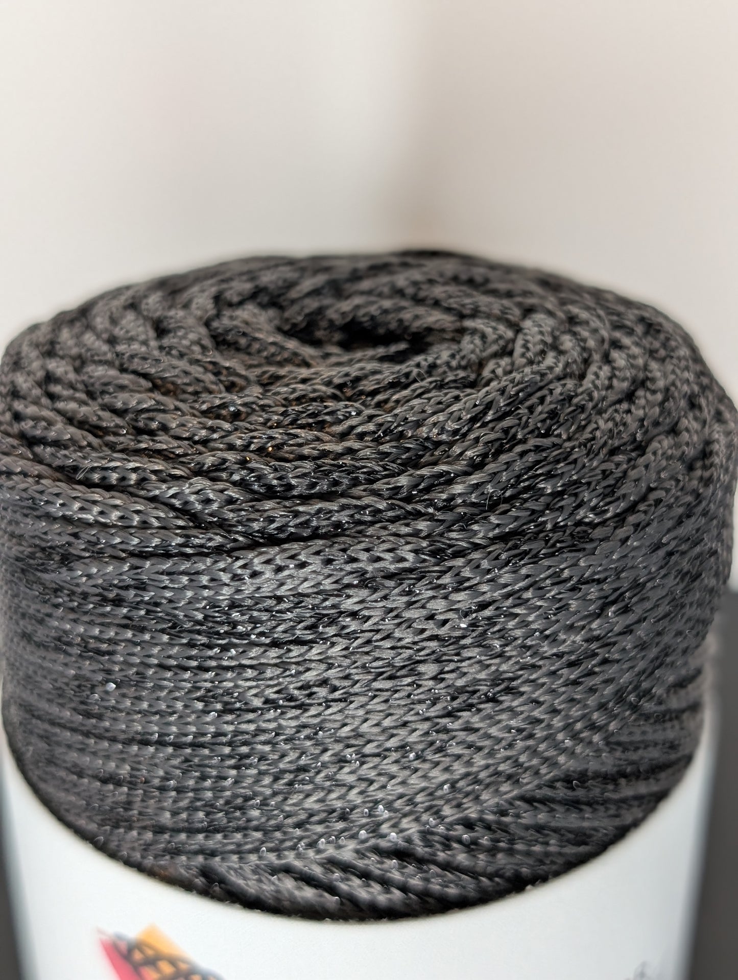 Hilo sintético con brillo 2mm Sparkle Anthracite