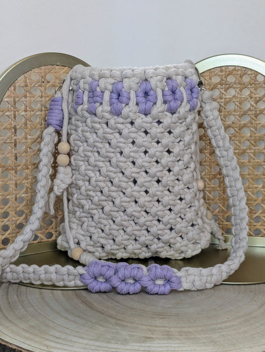 Cartera en macramé de flores