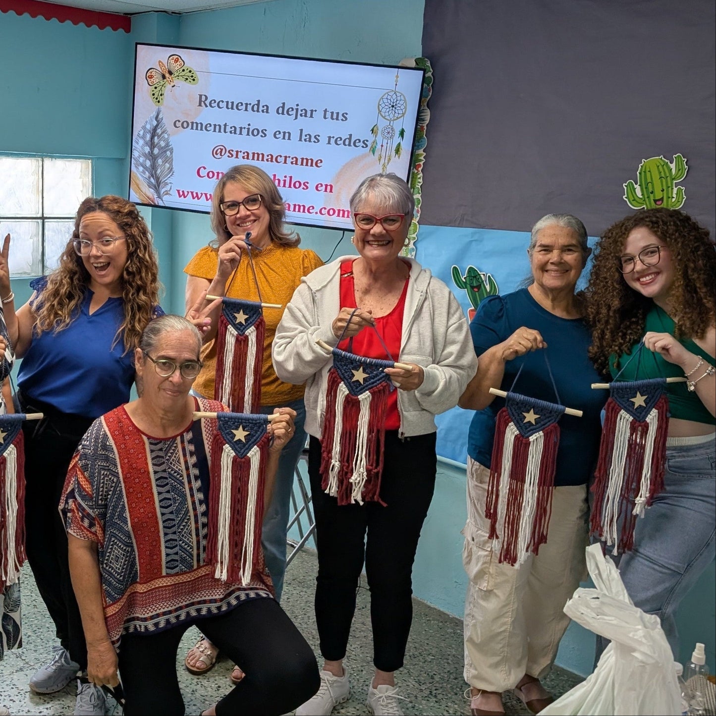 Taller presencial de macramé-Bandera de Puerto Rico
